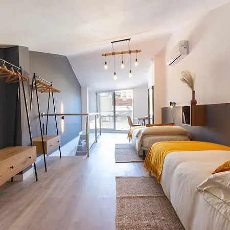 Duplex With Terrace Near Bcn Apartmán *