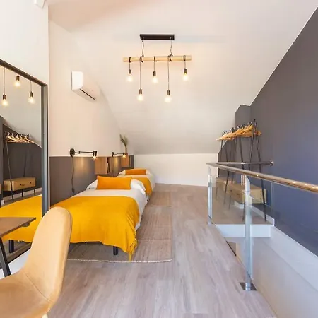 Duplex With Terrace Near Bcn Terrassa